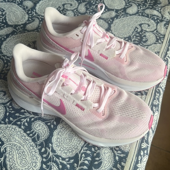 Nike women’s shoes - Picture 3 of 7